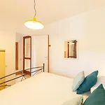 Διαμέρισμα 1 Bedroom Awesome In *