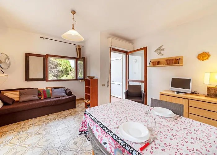 1 Bedroom Awesome In Апартаменты Стинтино